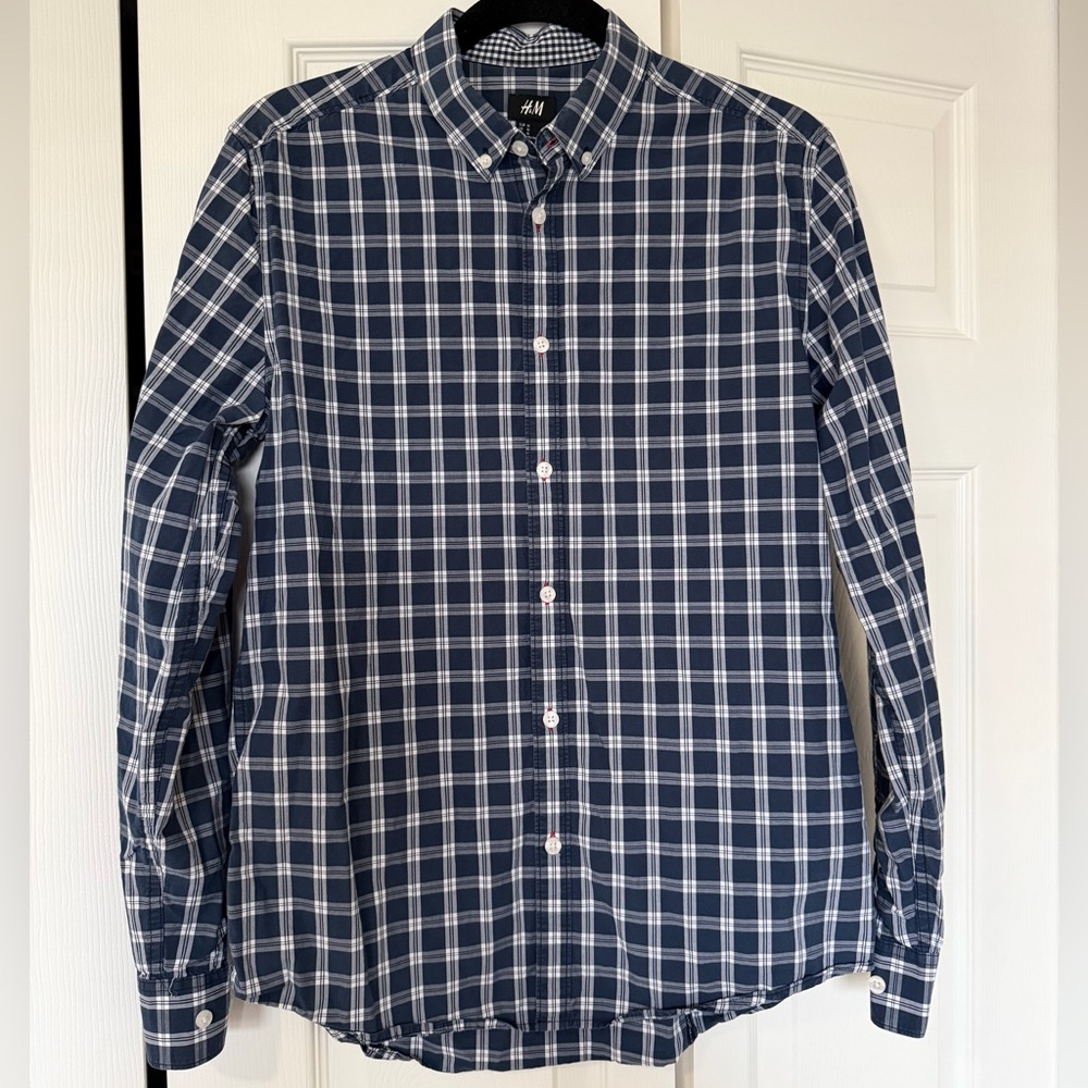 H&M Men’s button down shirt size M